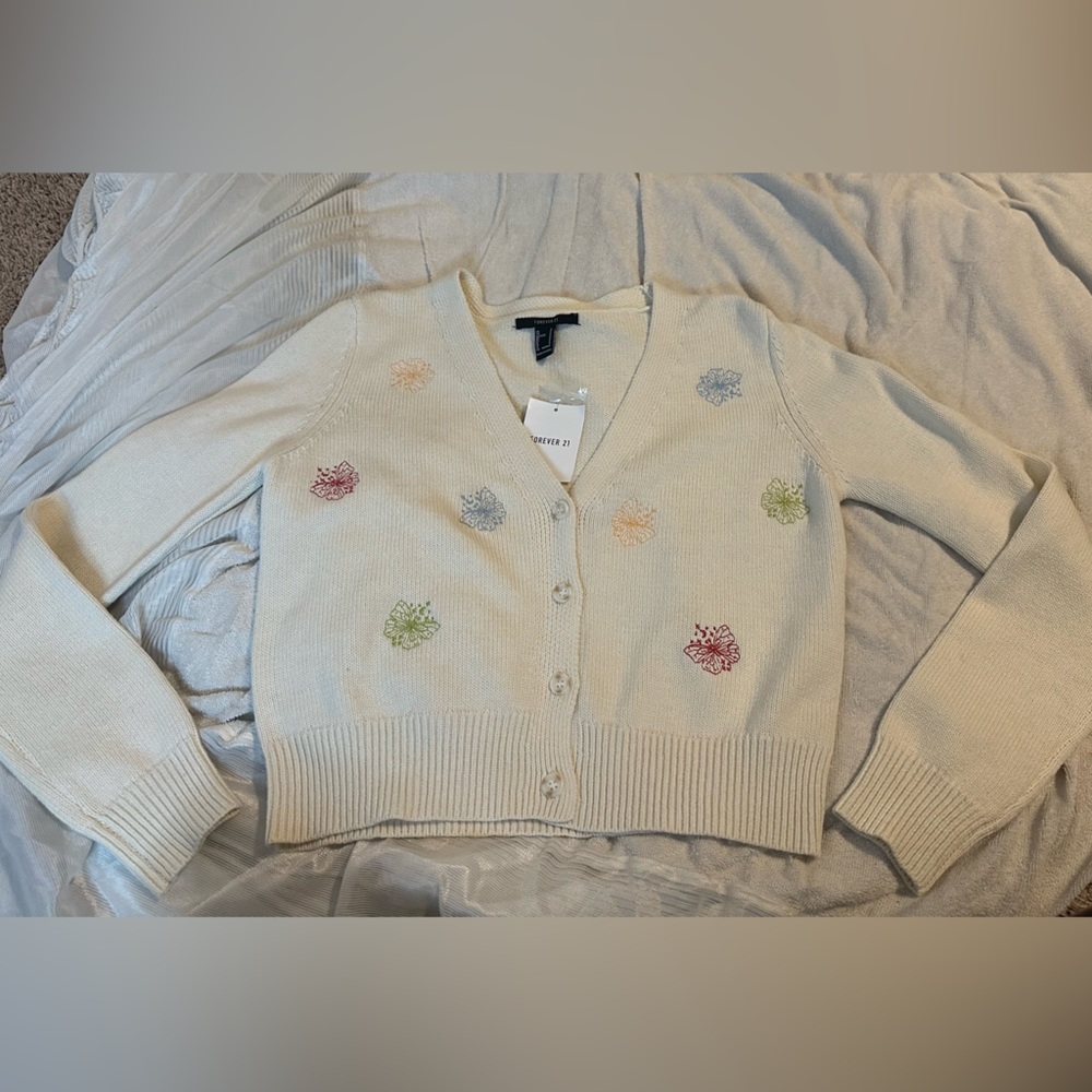 FOREVER 21 butterfly knit button up cardigan sweater — Never Worn — Small